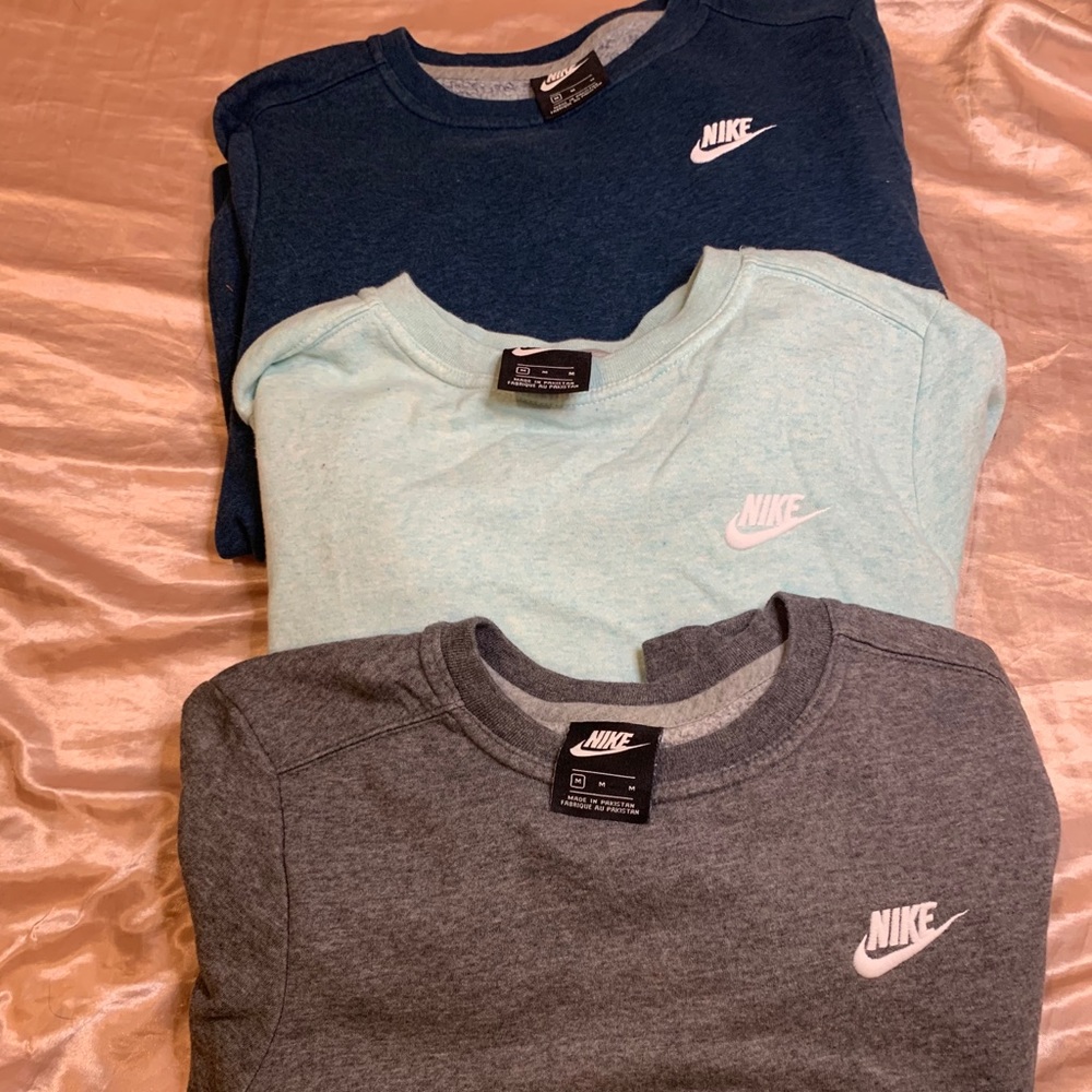 3 NIKE PULLOVER